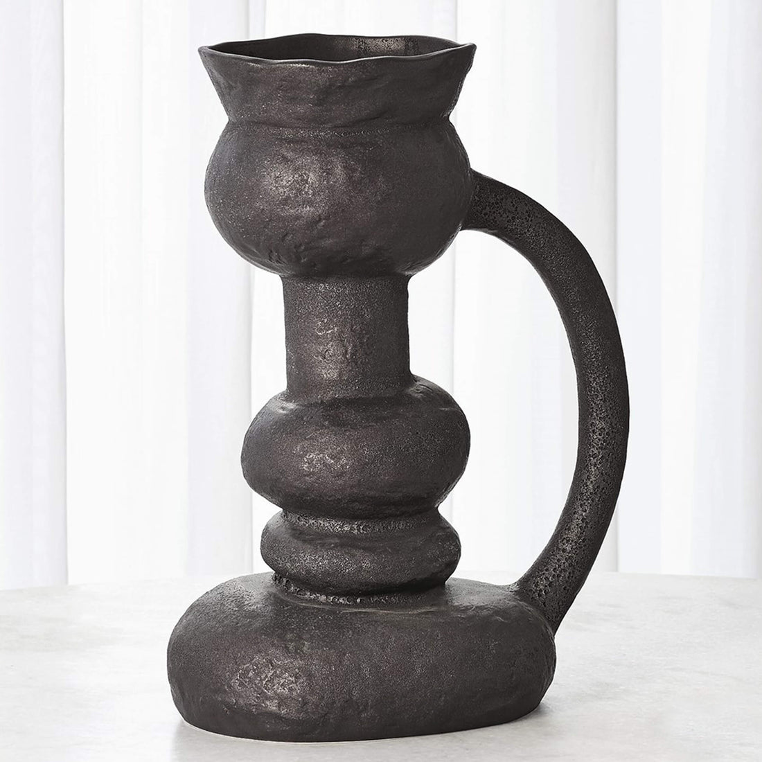 Remi Vase, Black